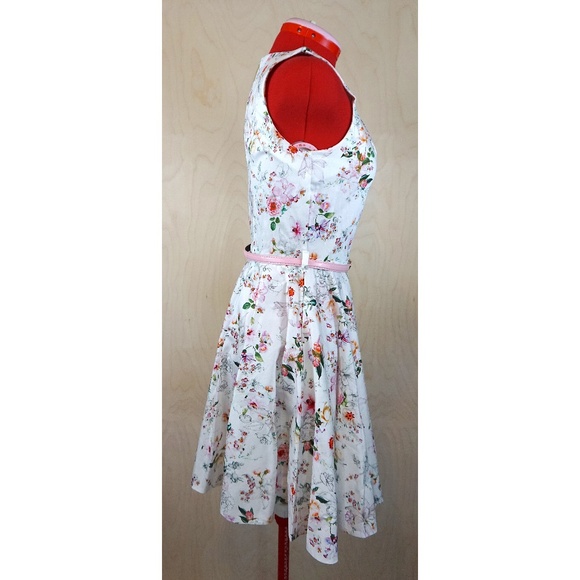 NWT Closet London White Floral Skater Dress with Belt - Picture 2 of 9